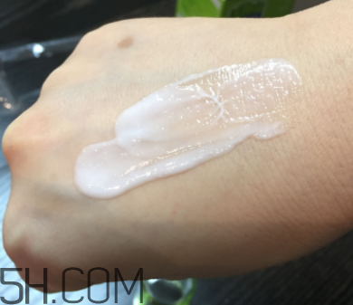 百雀羚明星眼霜什么功效？適合秋冬用嗎？