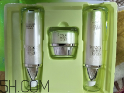 百雀羚至臻皙白組合套裝包含哪些？什么功效？
