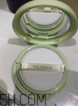 百雀羚氣墊BB霜浮粉嗎？適合干皮嗎？