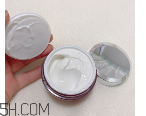 olay大紅瓶面霜適合白天用嗎？能見光嗎？