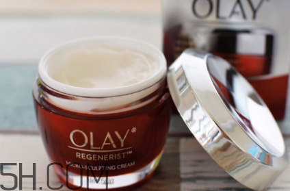 olay大紅瓶面霜適合白天用嗎？能見光嗎？
