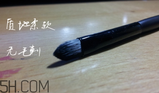 唇刷怎么用？唇刷怎么蘸取口紅