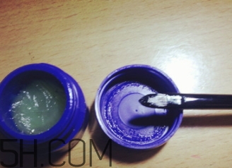 唇刷怎么用？唇刷怎么蘸取口紅