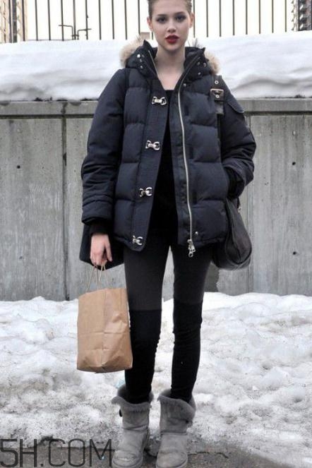 雪地靴搭配什么衣服？雪地靴搭配衣服圖片