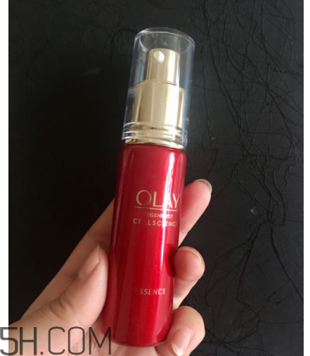 Olay小臉精華露是乳液嗎？用在哪一個步驟？
