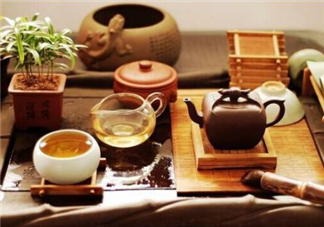 喝茶對(duì)牙齒好嗎？喝茶牙齒會(huì)變黃嗎？