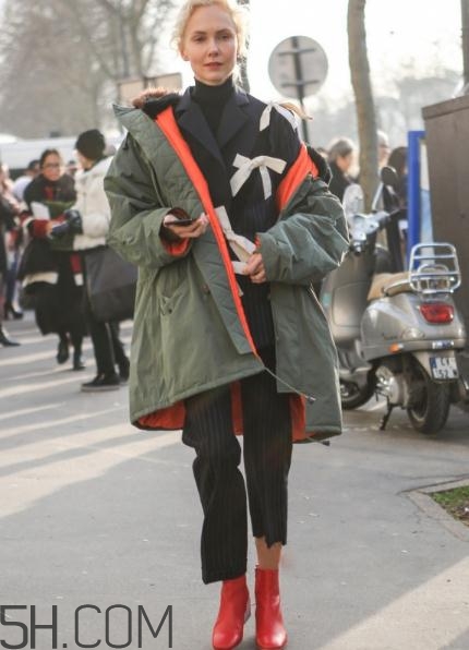 穿短靴怎么配衣服好看？短靴搭配什么上衣？