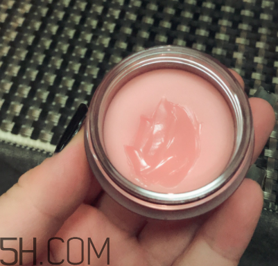 蘭芝夜間唇膜每次敷多厚？每次用多少？