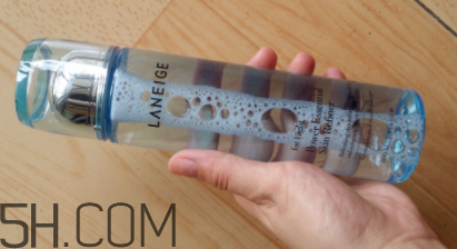 蘭芝水衡精華水油不油？適合油皮嗎？