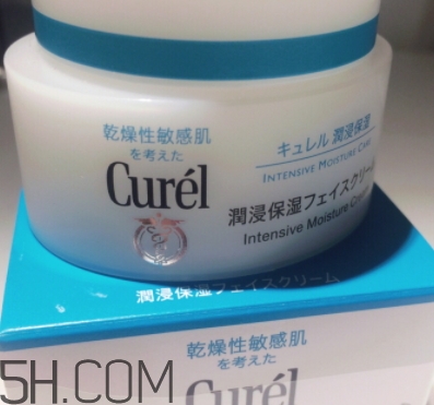 雅頓和珂潤哪個好？雅頓面霜和珂潤面霜哪個好用？