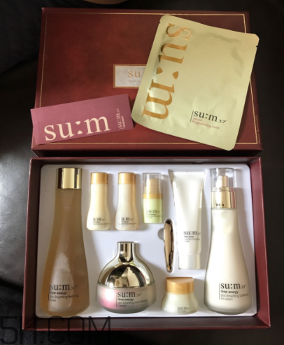 SUM37時(shí)光肌底套盒有什么？適合什么膚質(zhì)？