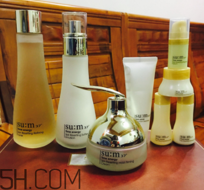 SUM37時(shí)光肌底套盒有什么？適合什么膚質(zhì)？