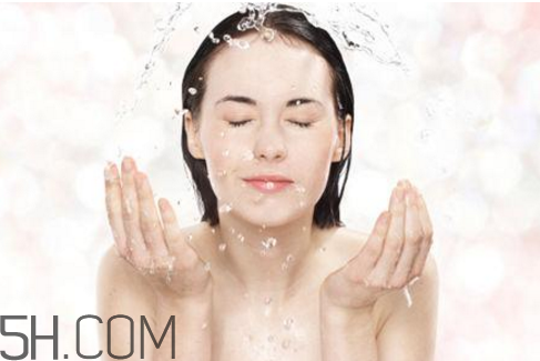 素顏霜v7真的不用卸妝嗎？卸妝時(shí)水溫要注意什么？