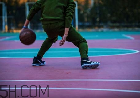 nike kyrie 4實戰(zhàn)效果怎么樣？耐克歐文4代測評