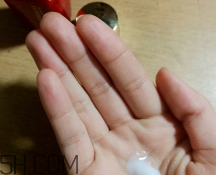 avenir艾文莉是什么牌子？高絲艾文莉和雪肌精哪個(gè)好？