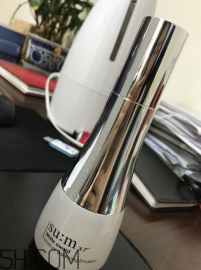 sum37度呼吸保濕乳油不油？適合什么膚質(zhì)？