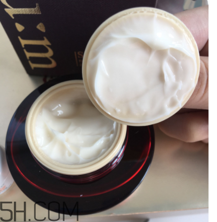 su:m37度蘇秘呼吸眼霜適合什么膚質？什么季節(jié)？