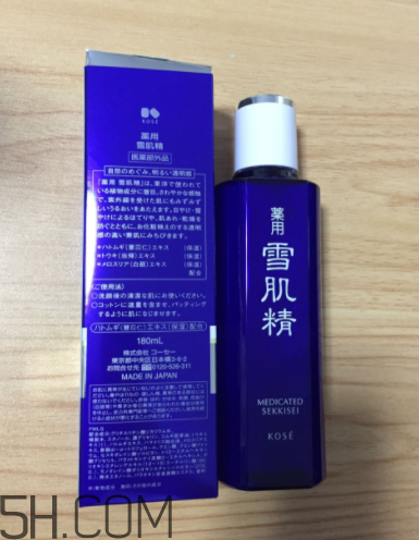 雪肌精化妝水盈潤型適合油皮嗎？適合夏季嗎？