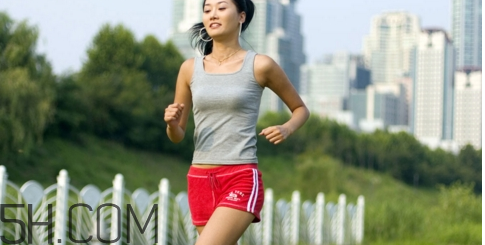 臉部卸妝可以用來卸眼妝嗎？跑步前需要卸妝嗎？