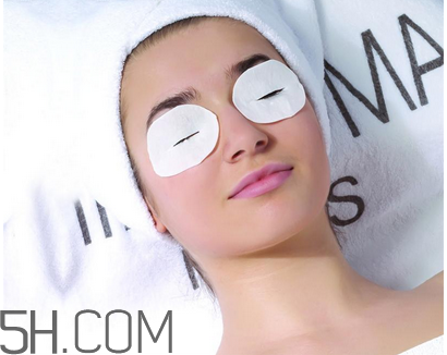 化妝棉和卸妝棉哪個(gè)好用？適宜油性皮膚的卸妝產(chǎn)品推薦