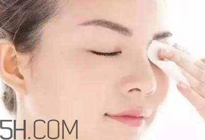 什么時候適合用卸妝油？洗臉撲可以卸妝么？