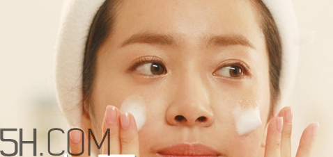 敏感肌膚用什么卸妝產(chǎn)品？臉上有紅血絲用什么卸妝？