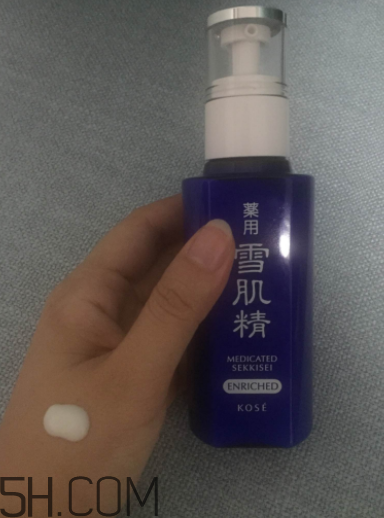 雪肌精盈潤(rùn)乳液適合油皮嗎？適合夏季嗎？