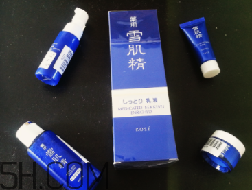 雪肌精盈潤(rùn)乳液適合油皮嗎？適合夏季嗎？
