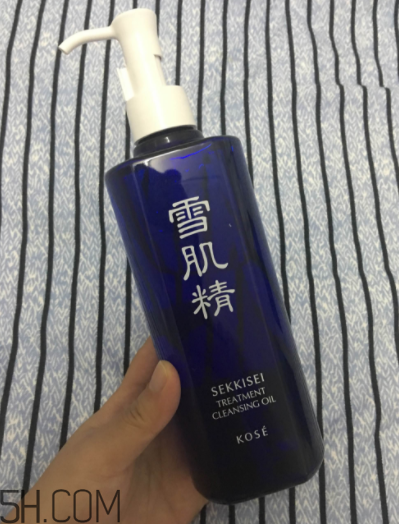 雪肌精卸妝油糊眼睛嗎？雪肌精卸妝油悶痘嗎？