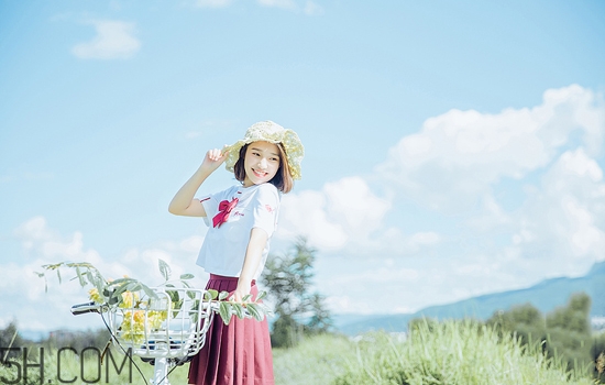 fancl卸妝油和植村秀卸妝油哪個(gè)好用？卸妝油可以卸指甲油嗎？