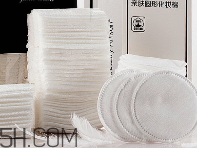 化妝棉卸妝時候要打濕嗎？使用化妝棉卸妝要注意什么？