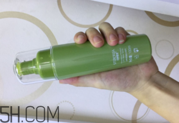 詩婷露雅堅果生肌液是爽膚水嗎？用在哪一步？