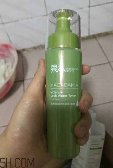 詩婷露雅生肌液滋潤(rùn)型適合輕熟肌嗎？油不油？