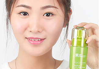 詩婷露雅堅(jiān)果爽膚水什么功效？有幾種類型？