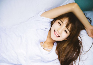 女孩月經(jīng)初潮量多量少正常嗎？月經(jīng)初潮一般幾天干凈？