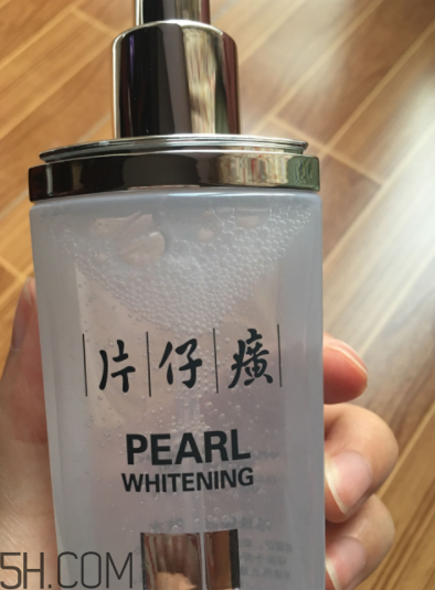 片仔癀珍珠亮膚水適合油皮嗎？適合夏季嗎？