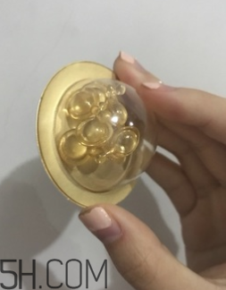 伊麗莎白雅頓精華膠囊油不油？適合油皮嗎？