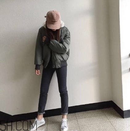 羽絨服怎么穿不顯胖？冬季好看的女裝羽絨服時(shí)尚搭配