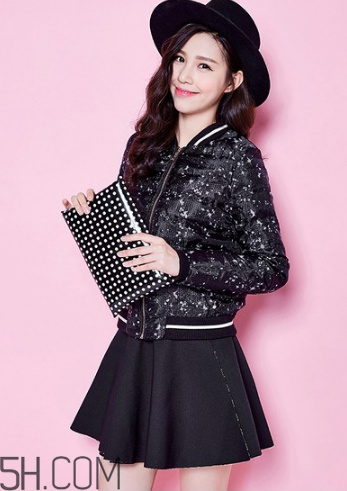 女裝羽絨服怎么保養(yǎng)？輕薄羽絨服怎么搭配？