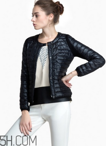 輕薄羽絨服保暖嗎？羽絨服的充絨量標(biāo)準(zhǔn)多少？