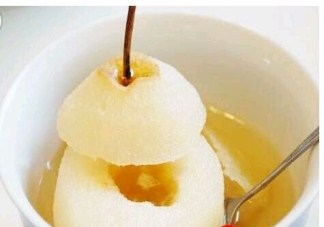 冰糖雪梨梨子要不要削皮？冰糖雪梨梨心要去掉嗎？