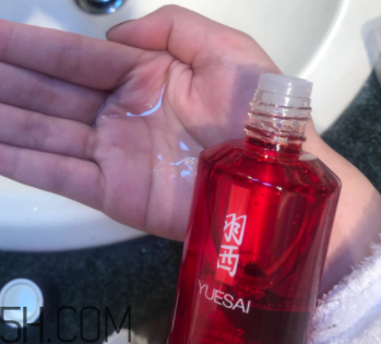 羽西靈芝水油不油？適合油皮嗎？