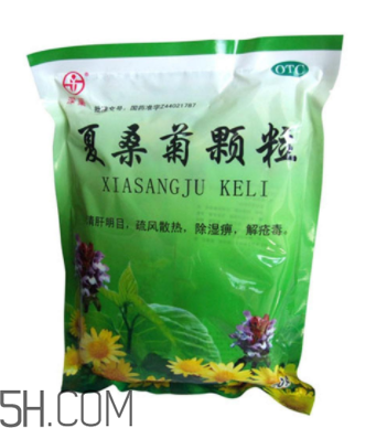 夏桑菊顆?？梢越?jīng)常喝嗎？夏桑菊顆?？梢造疃粏幔?></p><h3>夏桑菊顆?？梢造疃粏?/h3><p>如果是上火的痘痘是可以用夏桑菊顆粒，有清肝明目，疏風(fēng)散熱，除濕痹，解瘡毒的功效。用于風(fēng)熱感冒，目赤頭痛，頭暈耳鳴，咽喉腫痛，疔瘡腫毒等癥，并可作清涼飲料?？梢远喑砸恍┦卟撕退?，不要吃辛辣刺激的食物。</p><p style=