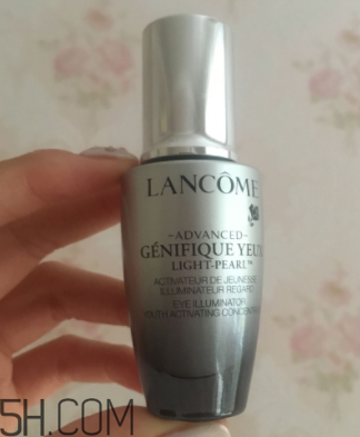蘭蔻小黑瓶大眼精華什么時候用？早上還是晚上？