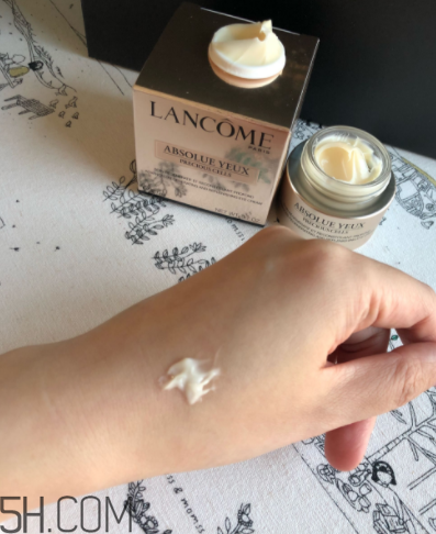 蘭蔻菁純眼霜與小黑瓶眼霜有什么區(qū)別？哪個好用？