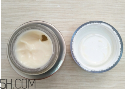 蘭蔻菁純眼霜與小黑瓶眼霜有什么區(qū)別？哪個好用？