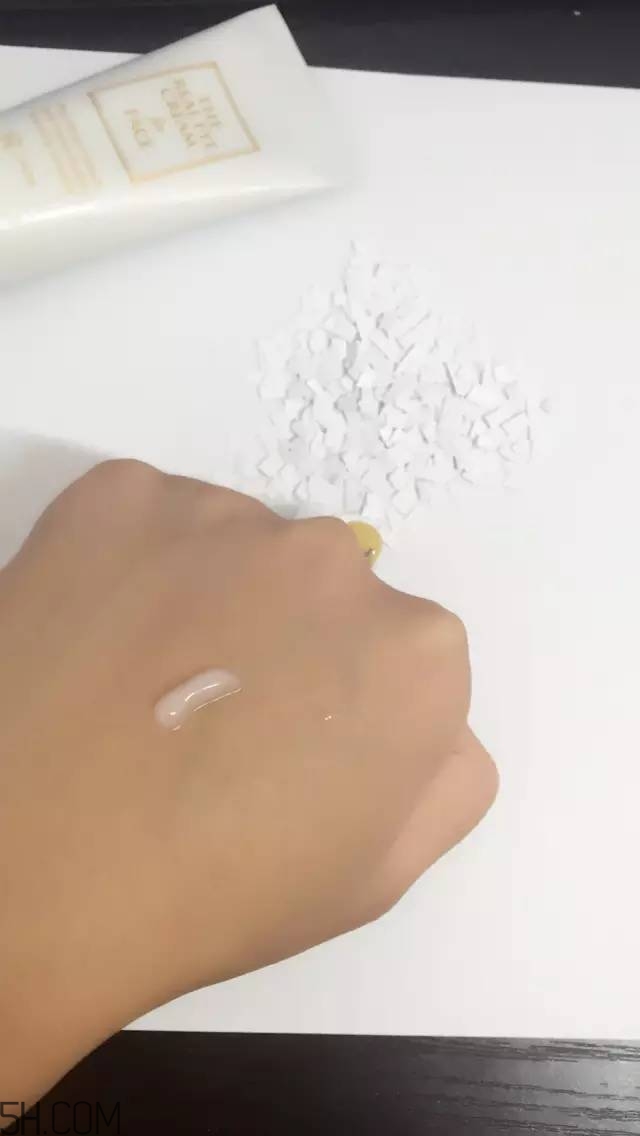 眼霜需要早晚都用嗎？ahc第五代眼霜效果怎么樣？