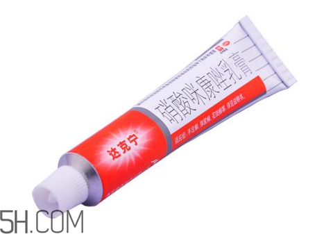 達(dá)克寧能治灰指甲嗎？達(dá)克寧能擦臉嗎？