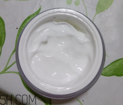 瓷肌御雪祛斑霜夏天能用嗎？瓷肌御雪祛斑夏天用油嗎？