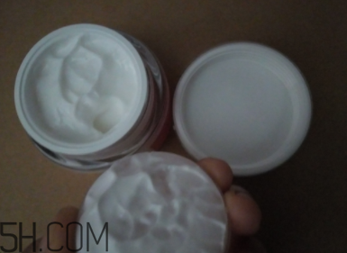 瓷肌御雪祛斑霜夏天能用嗎？瓷肌御雪祛斑夏天用油嗎？